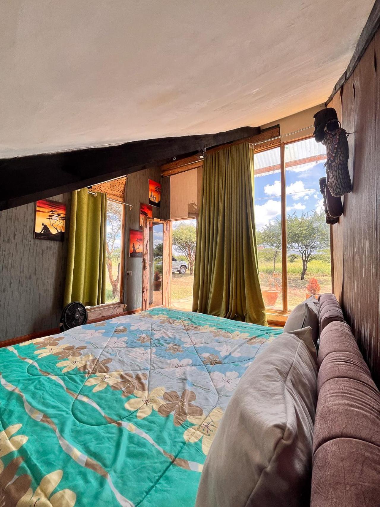 Kilimanjaro View Cabin-Amboseli Oloitokitok Room photo